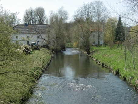 Übach-Palenberg : An Schloß Rimburg, Rimburger Mühlen an der Wurm, links die Deutsche Mühle, rechts die Niederländische Mühle.